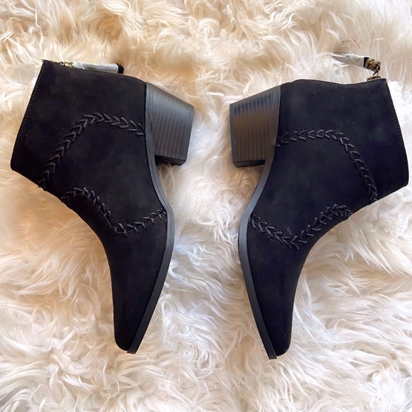 Qupid Shoes - NWT Qupid Montana Black Bootie 8.5